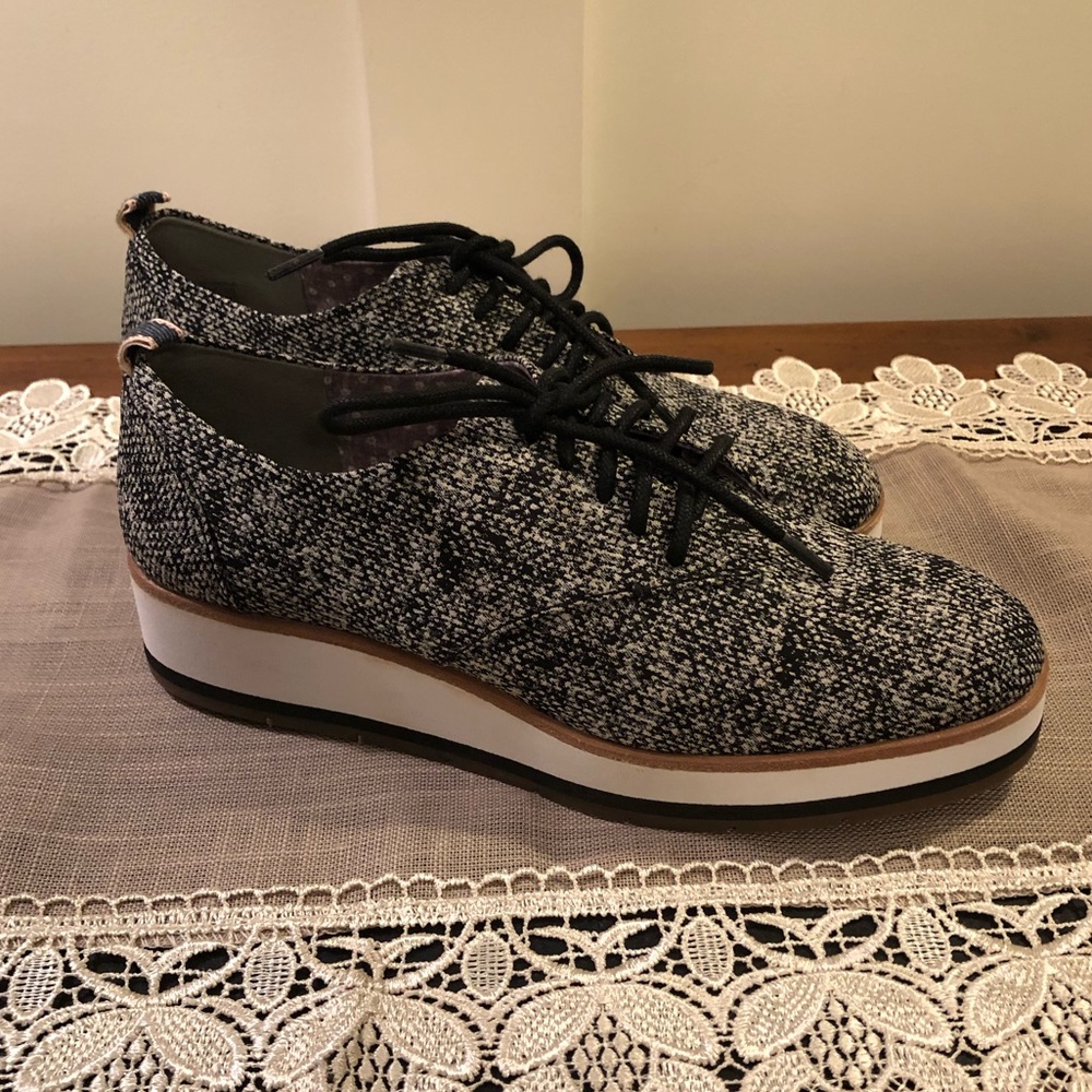 Ellen Degeneres Oberlin Tweed Oxfords